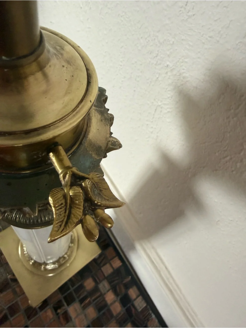 vintage Stiffel Hollywood Regency table lamp featuring a white porcelain column